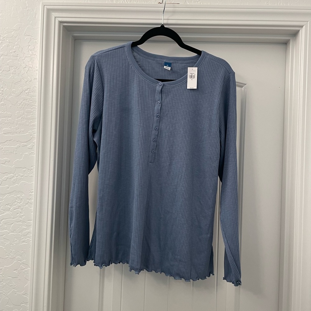 Old navy blue long sleeve tee